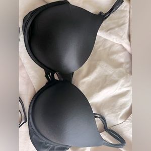 Black very sexy push up bra Victoria Secret 38D